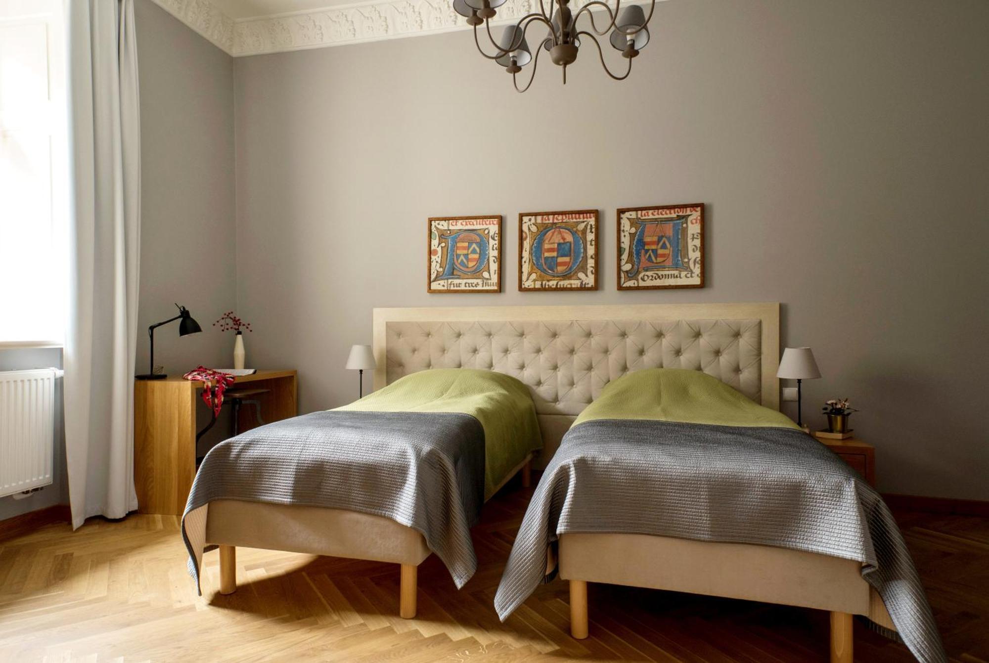 Superior One-Bedroom Apartment