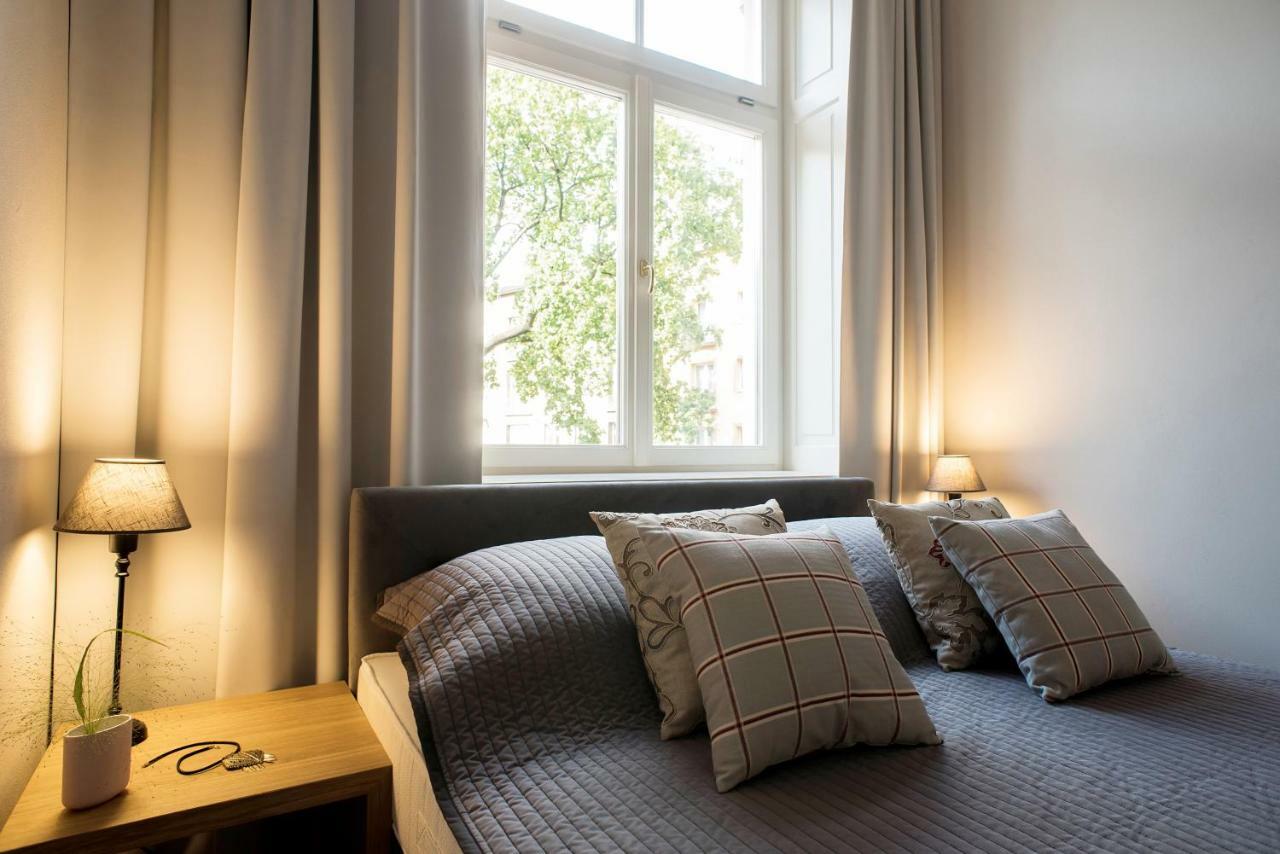 Superior One-Bedroom Apartment